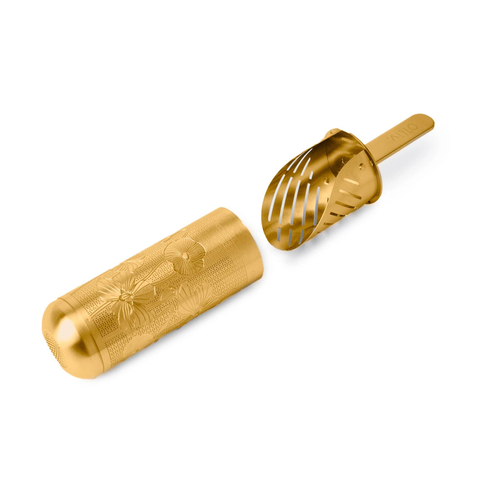 01liv tea infuser spoon with gold handle, front view for elegant brewing