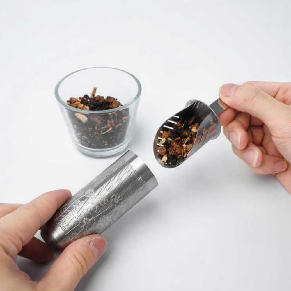 01liv infuser spoon resting in a cup for convenient daily use