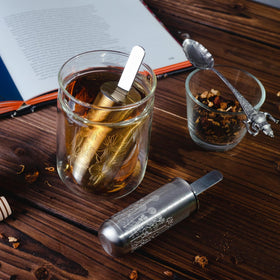 01liv Easy-clean design tea infuser stick after brewing.