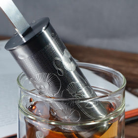 01liv Silver-finish tea infuser exudes elegant look for tea rituals.