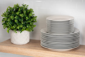10 Strawberry Street oven-safe plate suitable for oven-to-table servings.