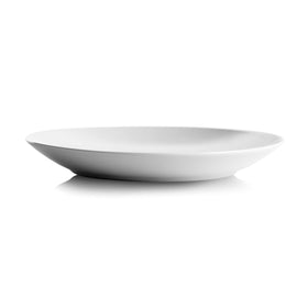 10 Strawberry Street plate on oven-to-table setup, heat-safe and convenient