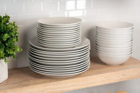 10 Strawberry Street 7.5-inch plates shown in a white table setting