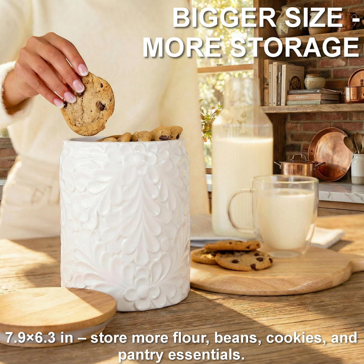 25DOL XXL ceramic canister with airtight seal preserves flavors and aromas.