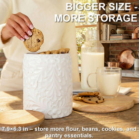 25DOL XXL ceramic canister with airtight seal preserves flavors and aromas.