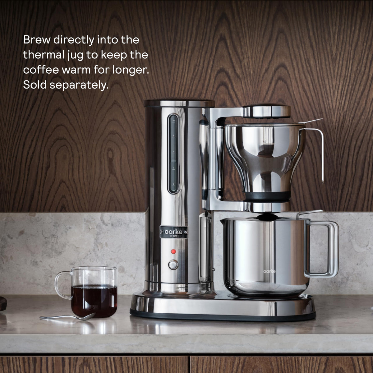 Aarke full-pot capacity highlighting 42 oz for multiple cups
