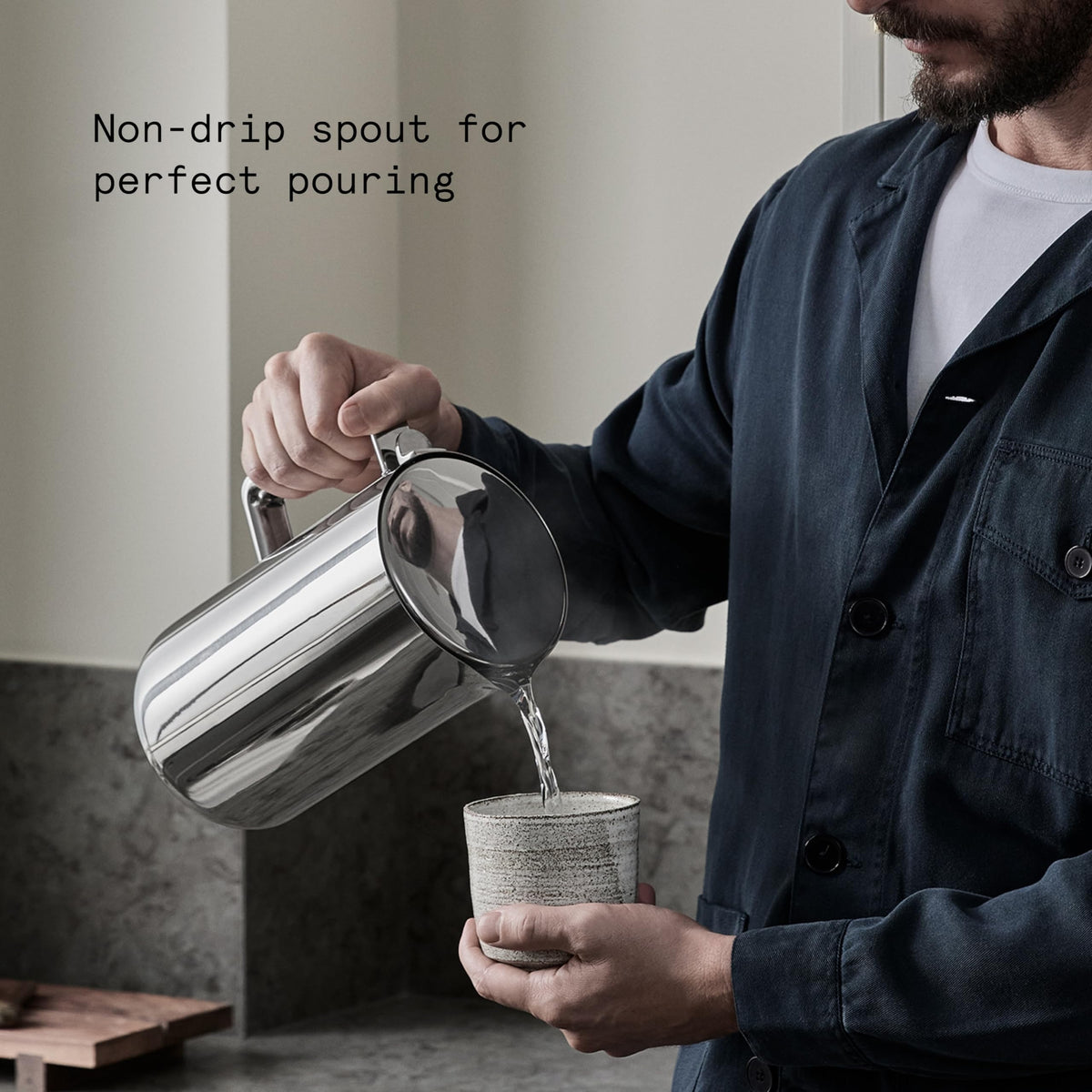 Aarke kettle featuring a heat-safe handle for comfortable pouring