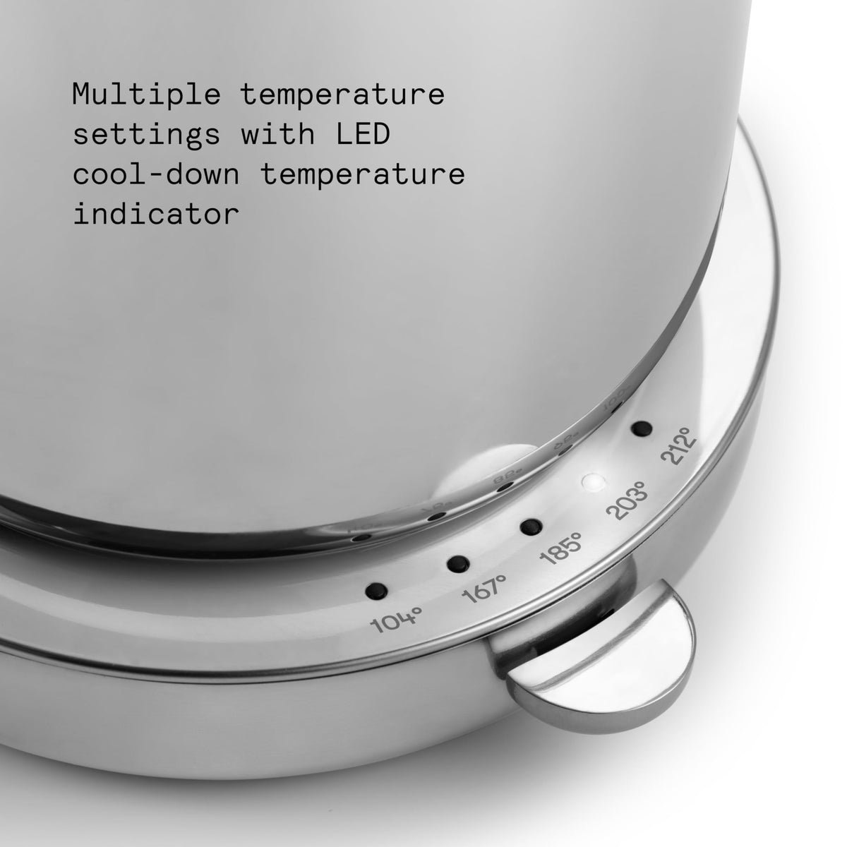 Aarke kettle shows LED cool-down indicator for safe-to-touch readiness