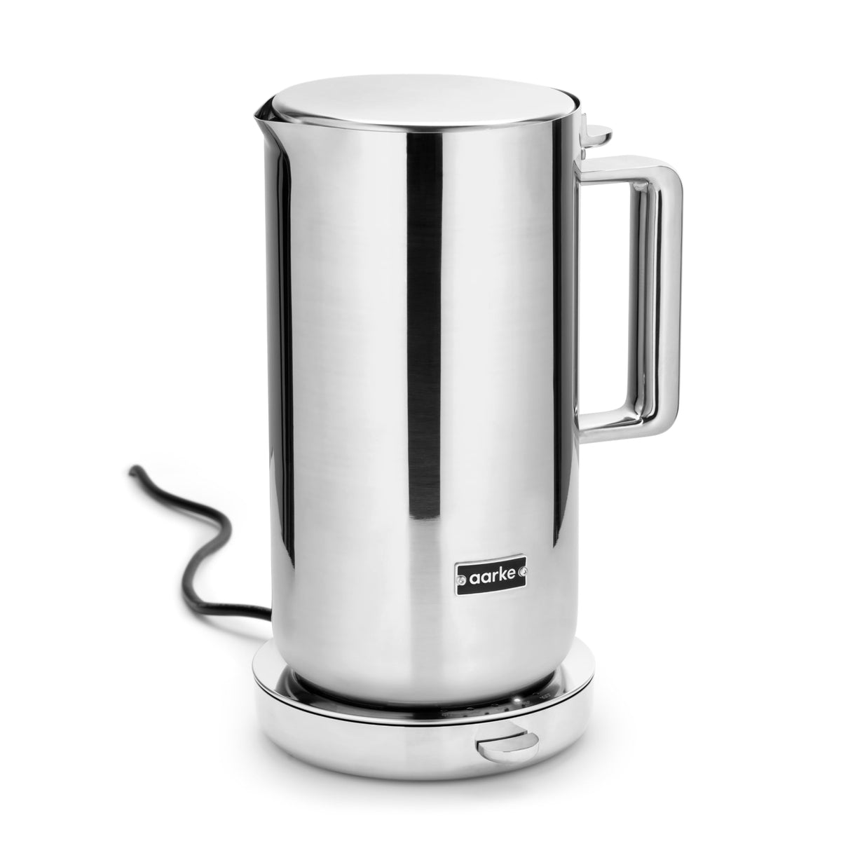 Aarke kettle with non-drip spout prevents spills during pouring