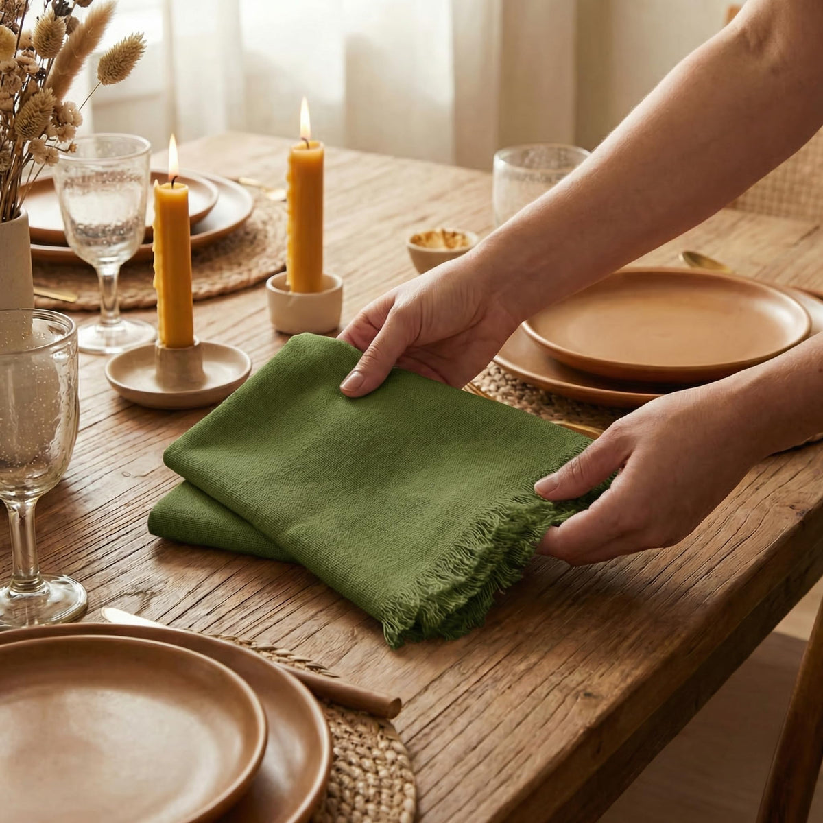 AccentHome cotton-linen blend close-up highlights soft texture and quick-drying performance.