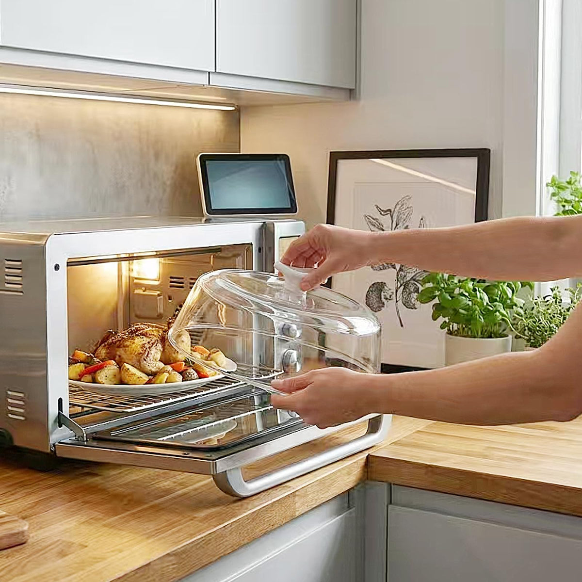 ACEPRUT Universal-fit glass cover protects microwave interior.