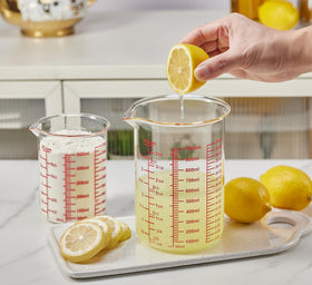 Ackers BORO3.3 measuring cup compatible with induction and other heat sources.