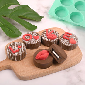 Actvty silicone Oreo chocolate molds in green for easy release and perfect coated cookies.
