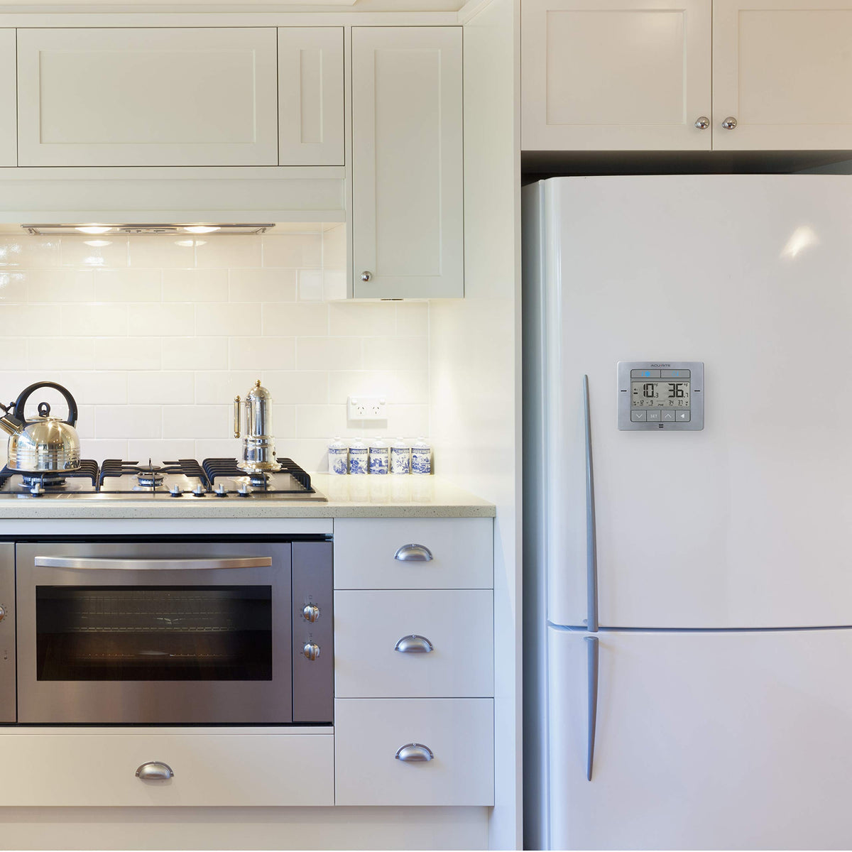 AcuRite wireless fridge sensor providing real-time readings to the display.