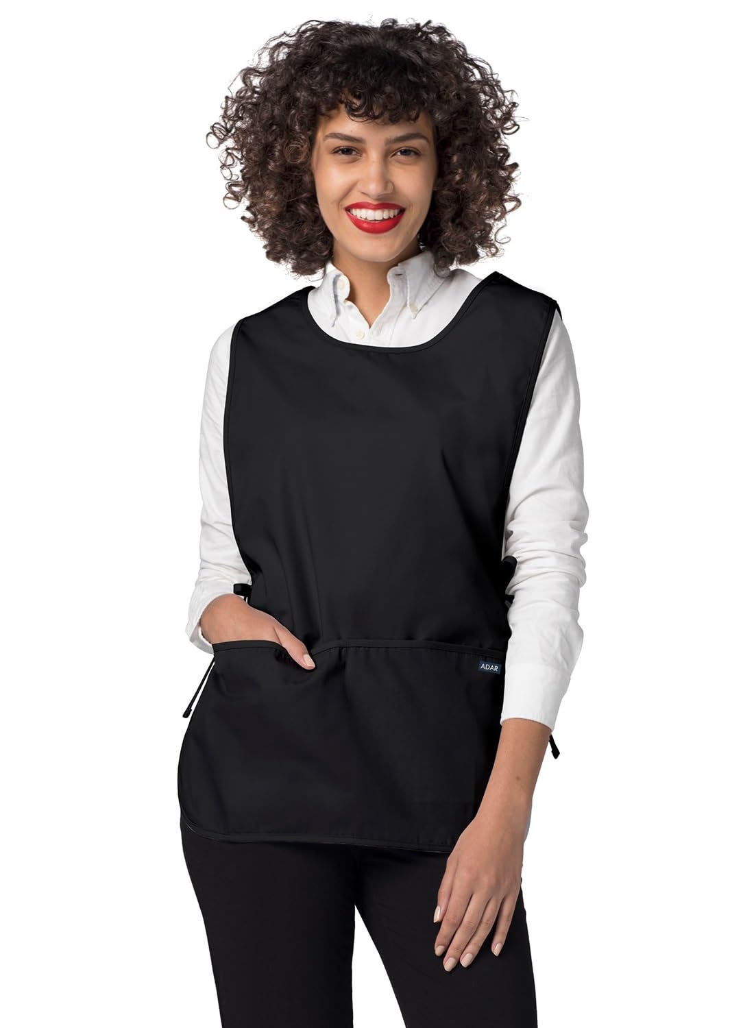 Adjustable side ties on Adar apron for a customizable fit.