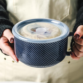 Adewnest microwave-safe ceramic bowl ready for quick leftovers reheats.