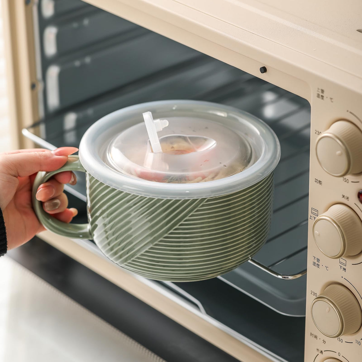 Adewnest dishwasher safe bowl simplifies cleanup after meals