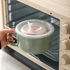 Adewnest dishwasher safe bowl simplifies cleanup after meals