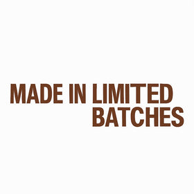 ADVANCEDSIL locking-base design ensures secure use with compatible tilt-head mixers during baking.