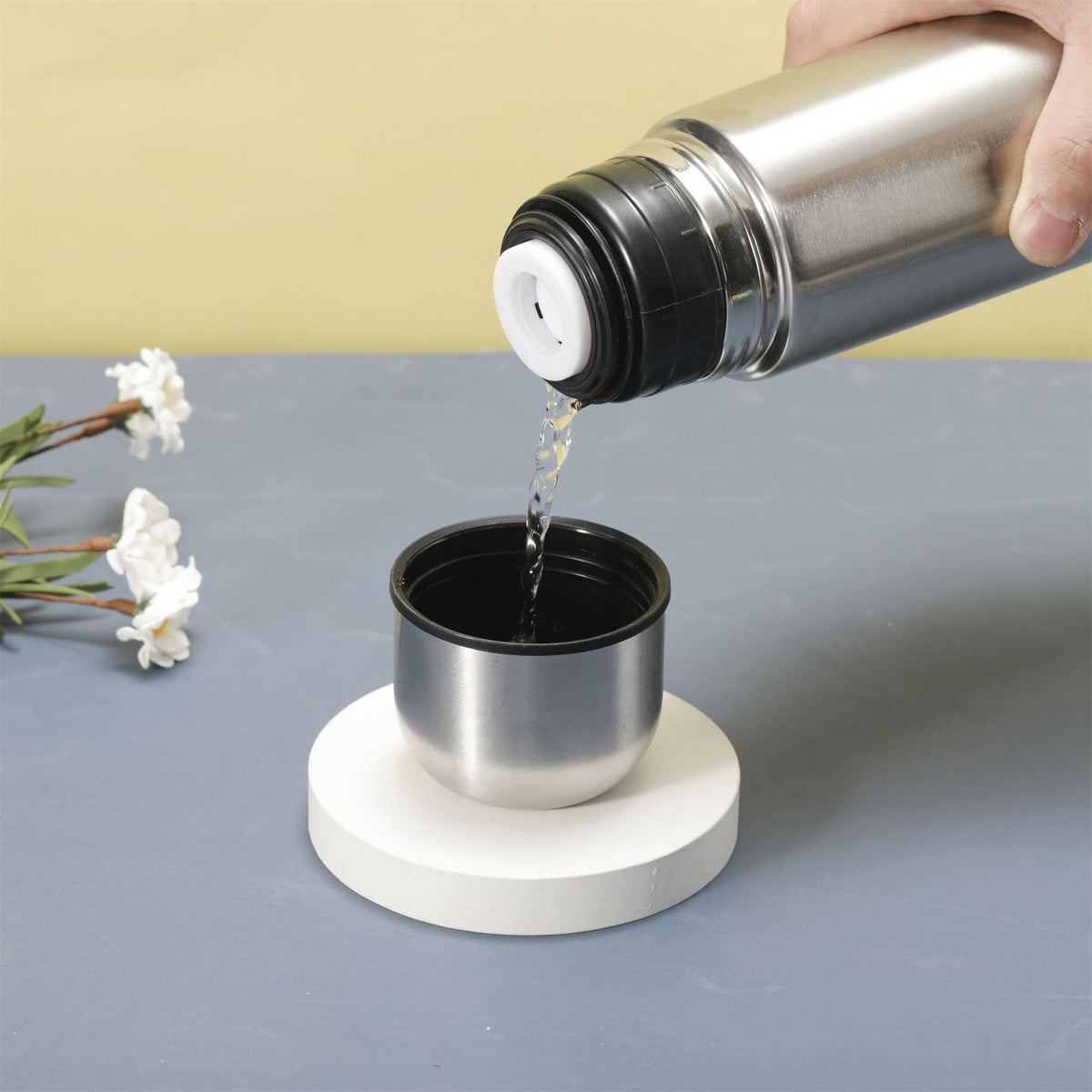 AEEISTNY leak proof cap prevents spills during transport