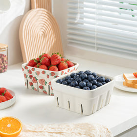Durable stoneware berry basket from AELS, easy to clean and ready for daily use.