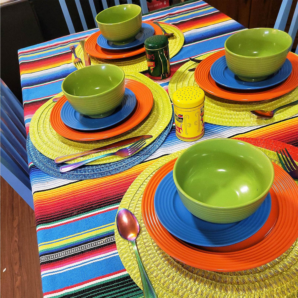 AerWo tablecloth wall decor and fiesta ambiance for themed parties