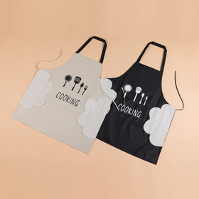 Agirlvct apron in black and beige offers style and practicality