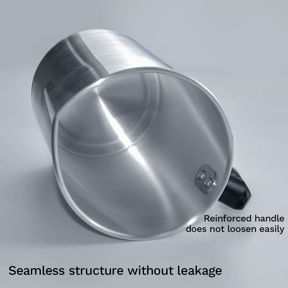 AGLARY non-drip pouring spout delivers clean, spill-free wax transfer.