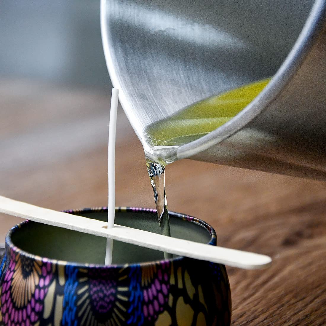 AGLARY wax melting pot featuring heat-resistant handle for safe handling.