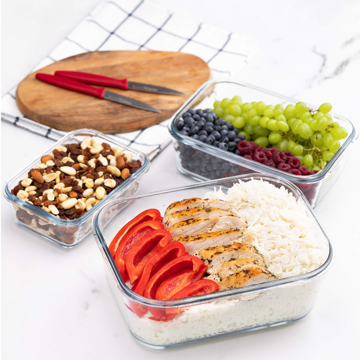 AGTRADE Locking lids keep contents sealed during transport.