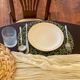 AHHFSMEI 13-inch round placemats fit standard dining tables
