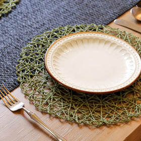 AHHFSMEI hollow rope-woven placemat adds artisanal charm