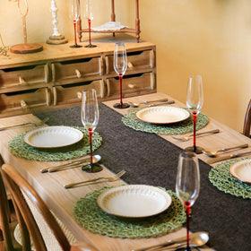 AHHFSMEI non-slip placemat for cups and plates