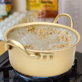 AHIER pot supports direct heating on open flame.