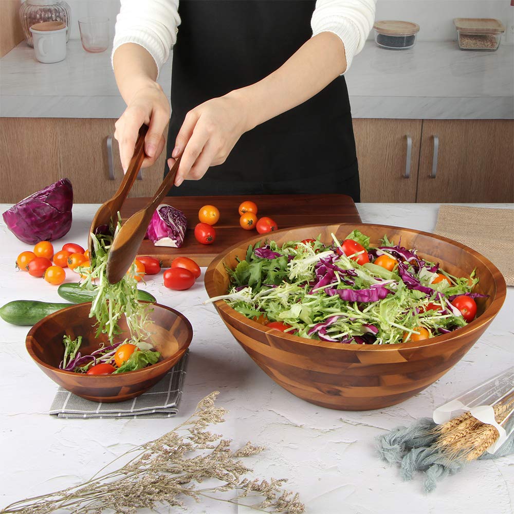 Table setup with greens using the AIDEA bowl for gatherings