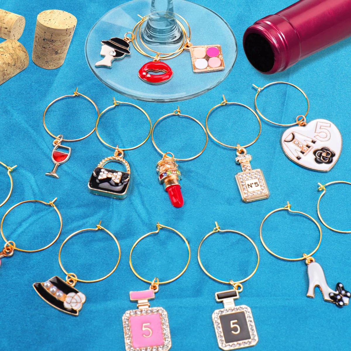AIERSA wine glass charms lips motif to track drinks stylishly