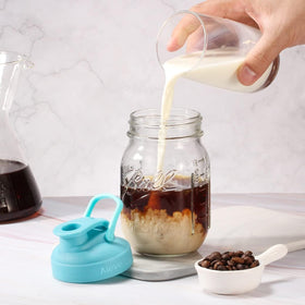 AIEVE lid on Ball jar illustrating secure, leak-proof pouring