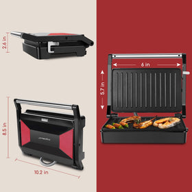 Two sandwiches ready on the Aigostar panini press, thanks to its capacity.