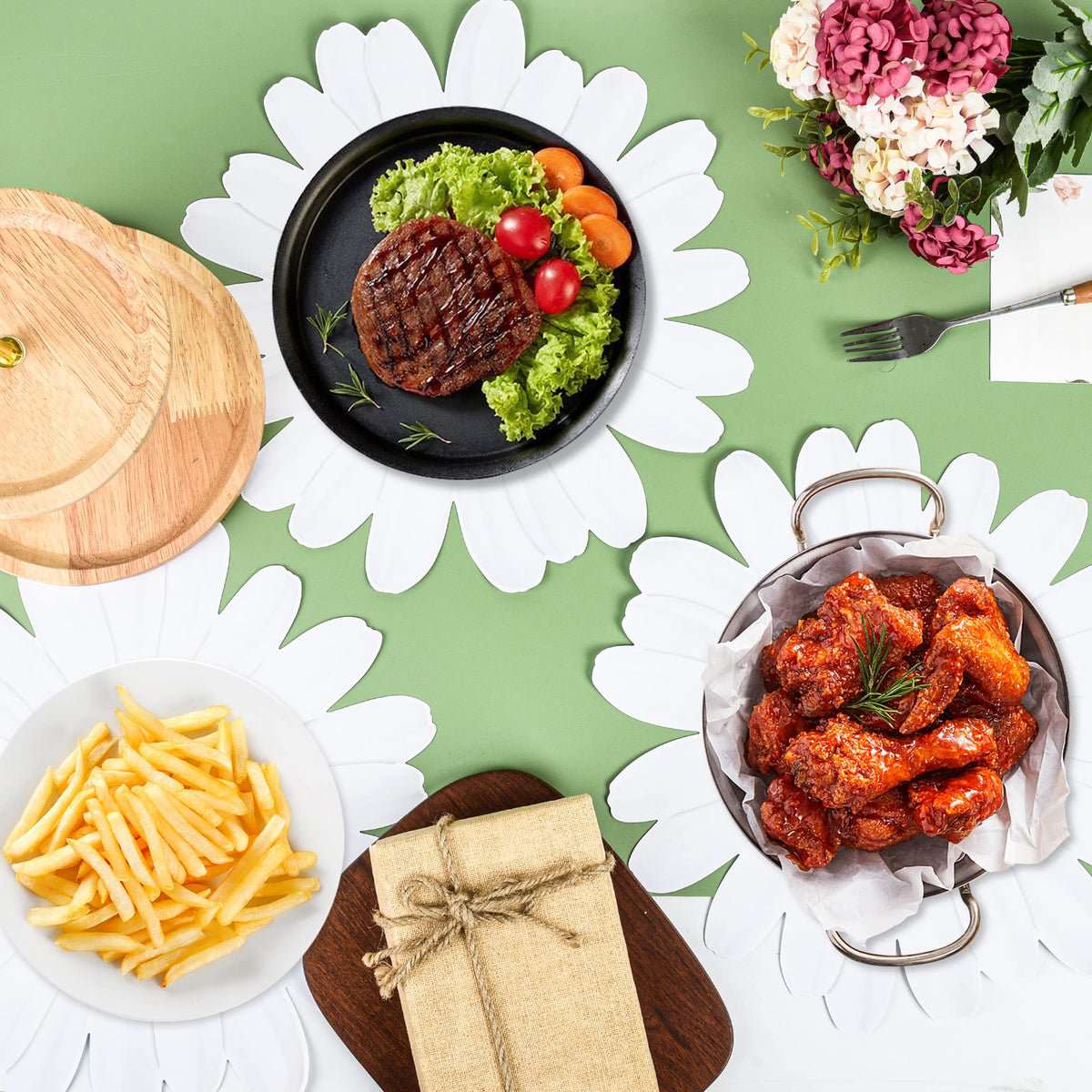 AimFun daisy-themed placemats provide elegant decor for events