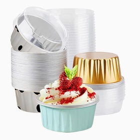 AiQiaoXin 50pcs mixed-color 5oz foil cups with lids for single-serve desserts.
