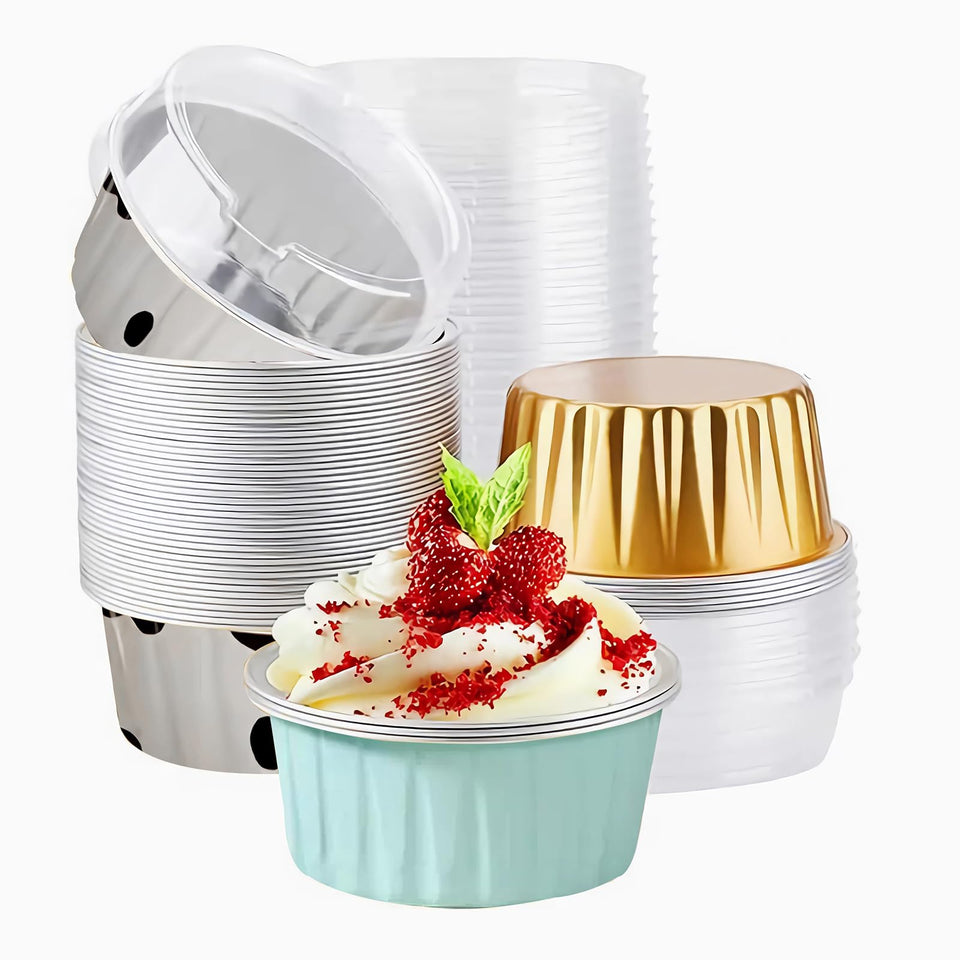 AiQiaoXin 50pcs mixed-color 5oz foil cups with lids for single-serve desserts.