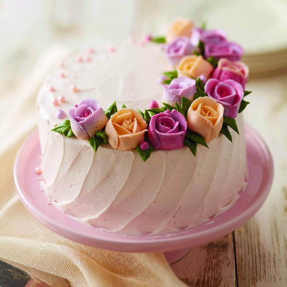 Diverse tip shapes including round, star, and petal for baking projects