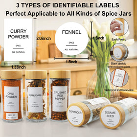 AISIPRIN glass spice jars with bamboo lids close-up highlighting airtight freshness.