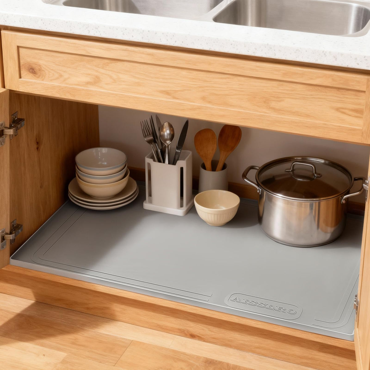 Aisslro easy-clean drainage design enables quick wipe-downs