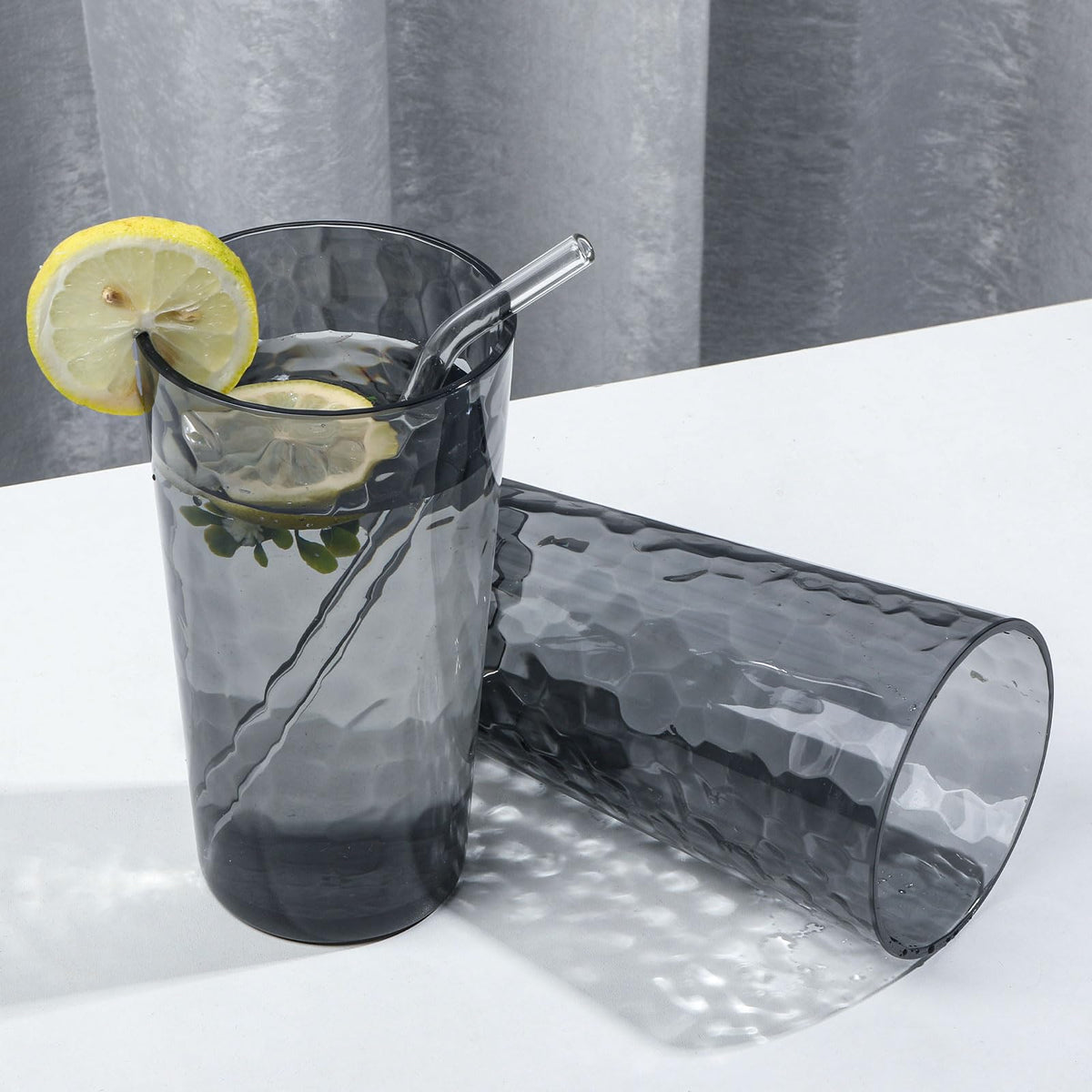 AKMQYM shatterproof plastic cups ideal for outdoor gatherings.