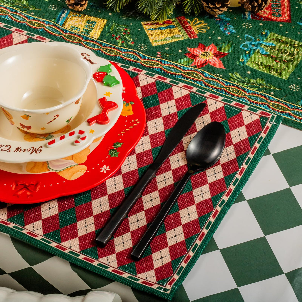 Alata Cube 45-piece flatware set with dinner forks for family meals and gatherings.