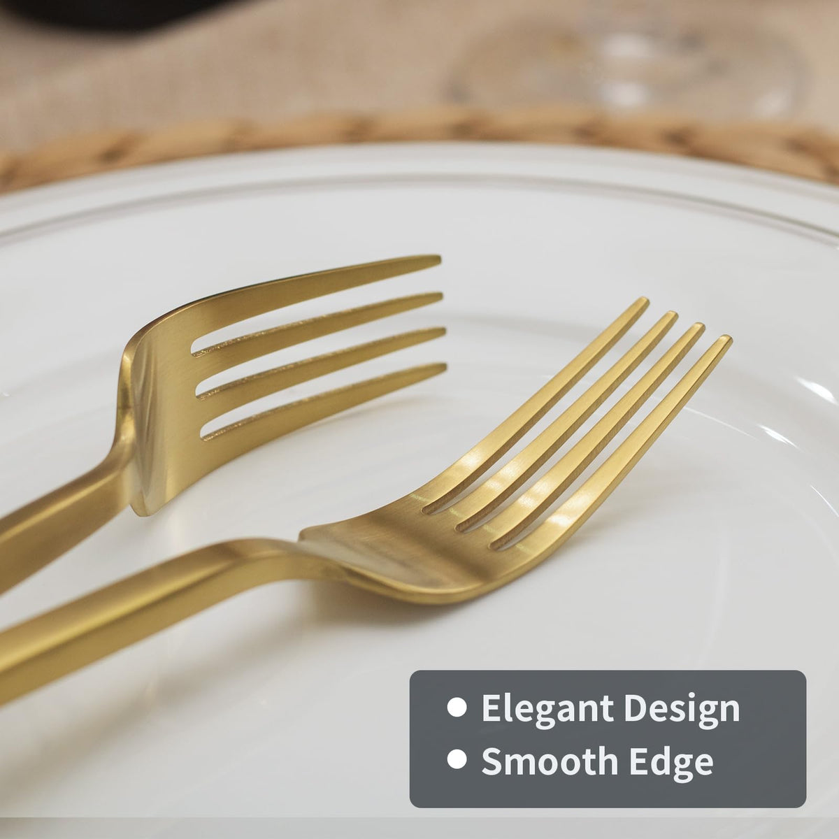 Dinner fork with square handle from Alata Cube Gold for balanced dining.