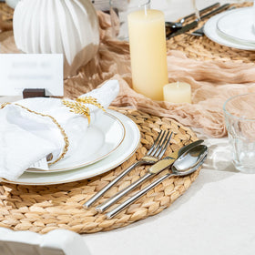 Formal dining scene with Alata Potter for weddings or banquets