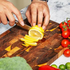 Alata full-tang steak knife for balanced control and durable performance