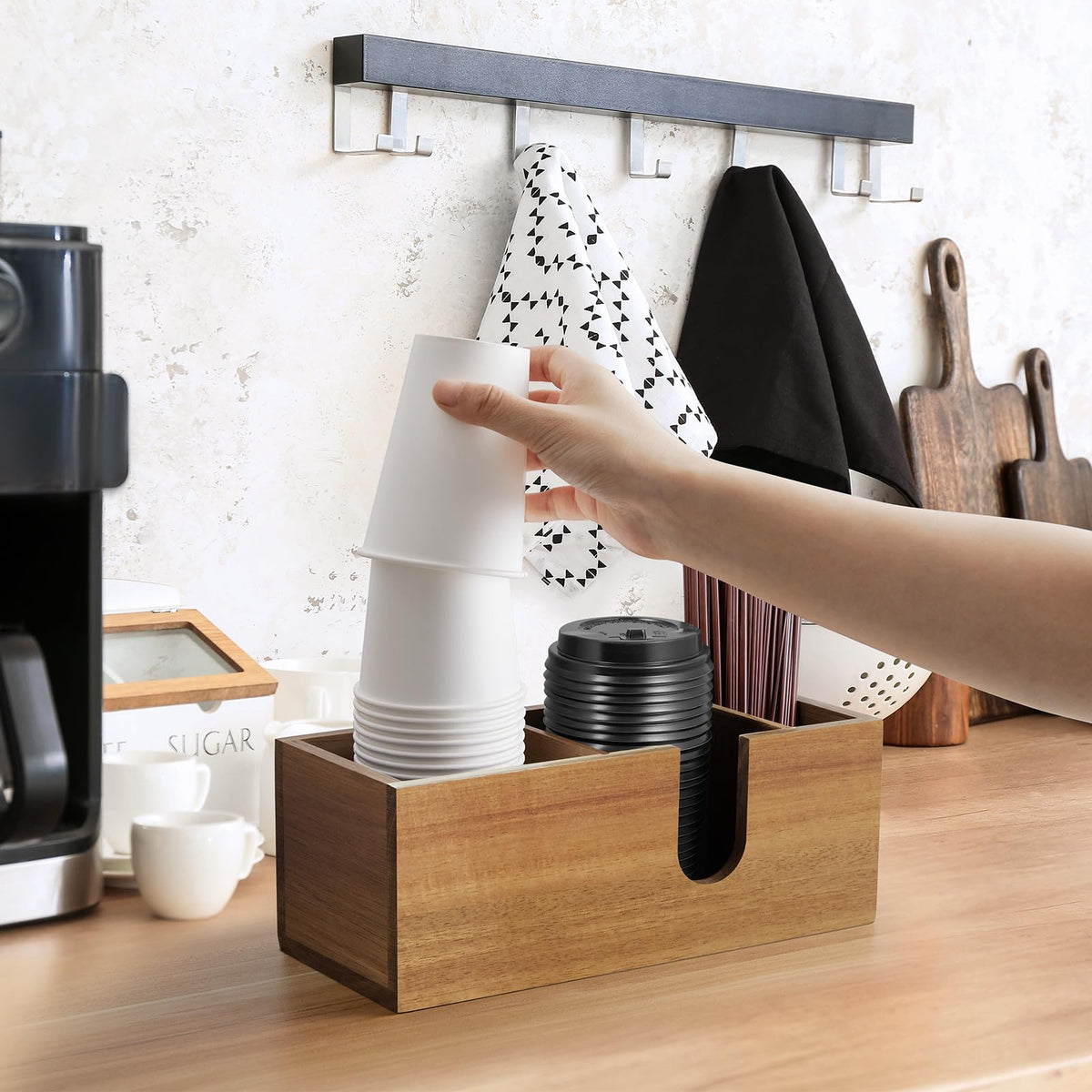 ALELION triple-compartment holder keeps cups, lids, and stirrers neatly sorted